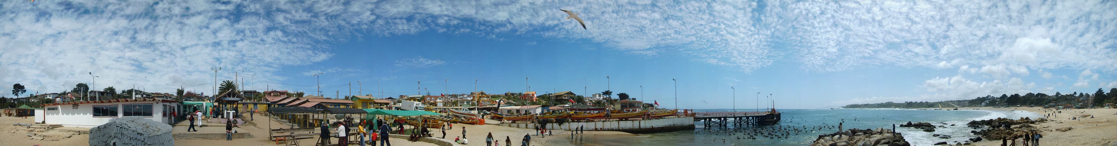 Panorámica de El Quisco usada como representación del borde costero.
